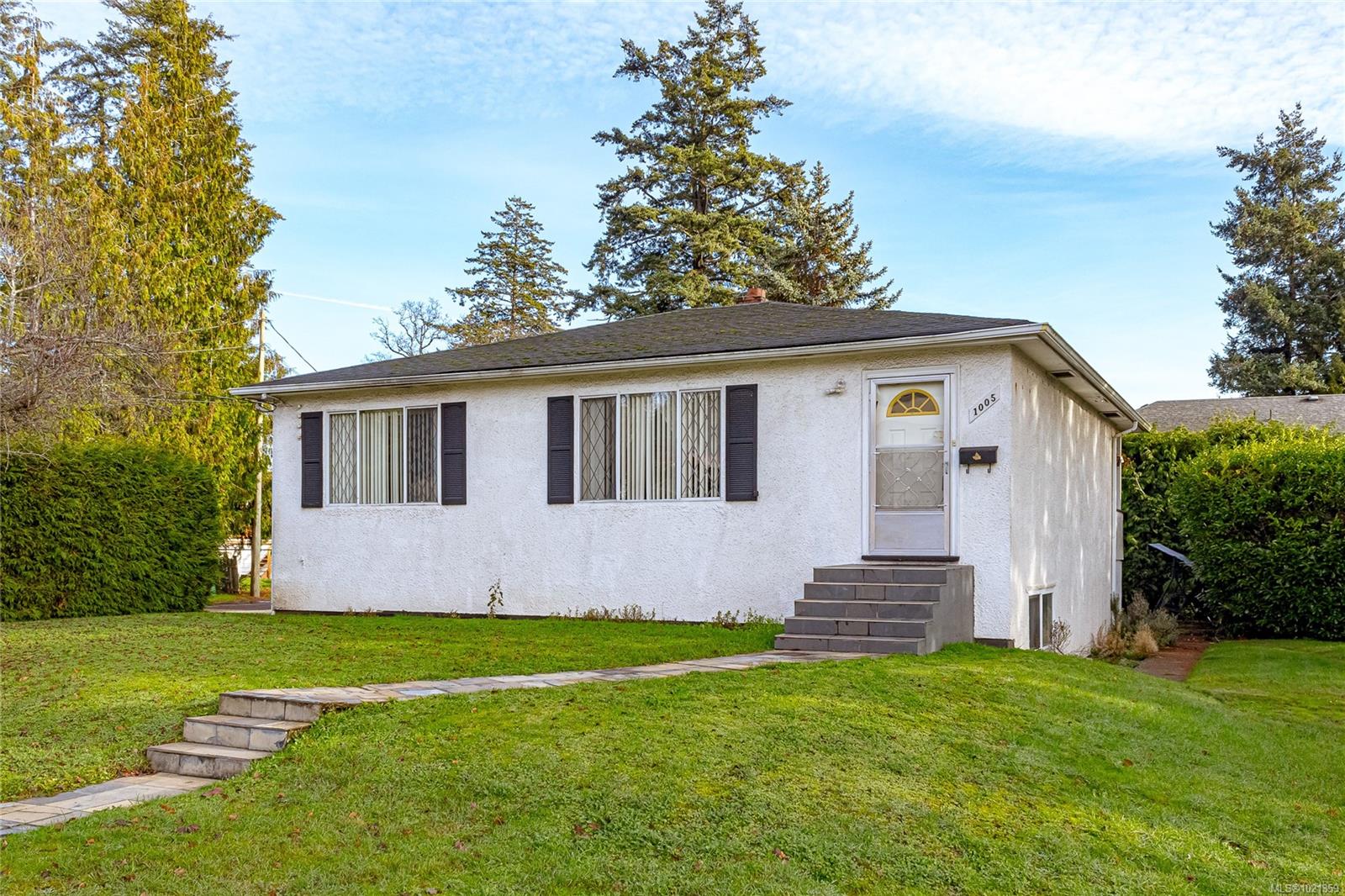 1005 McCallum Rd, Langford