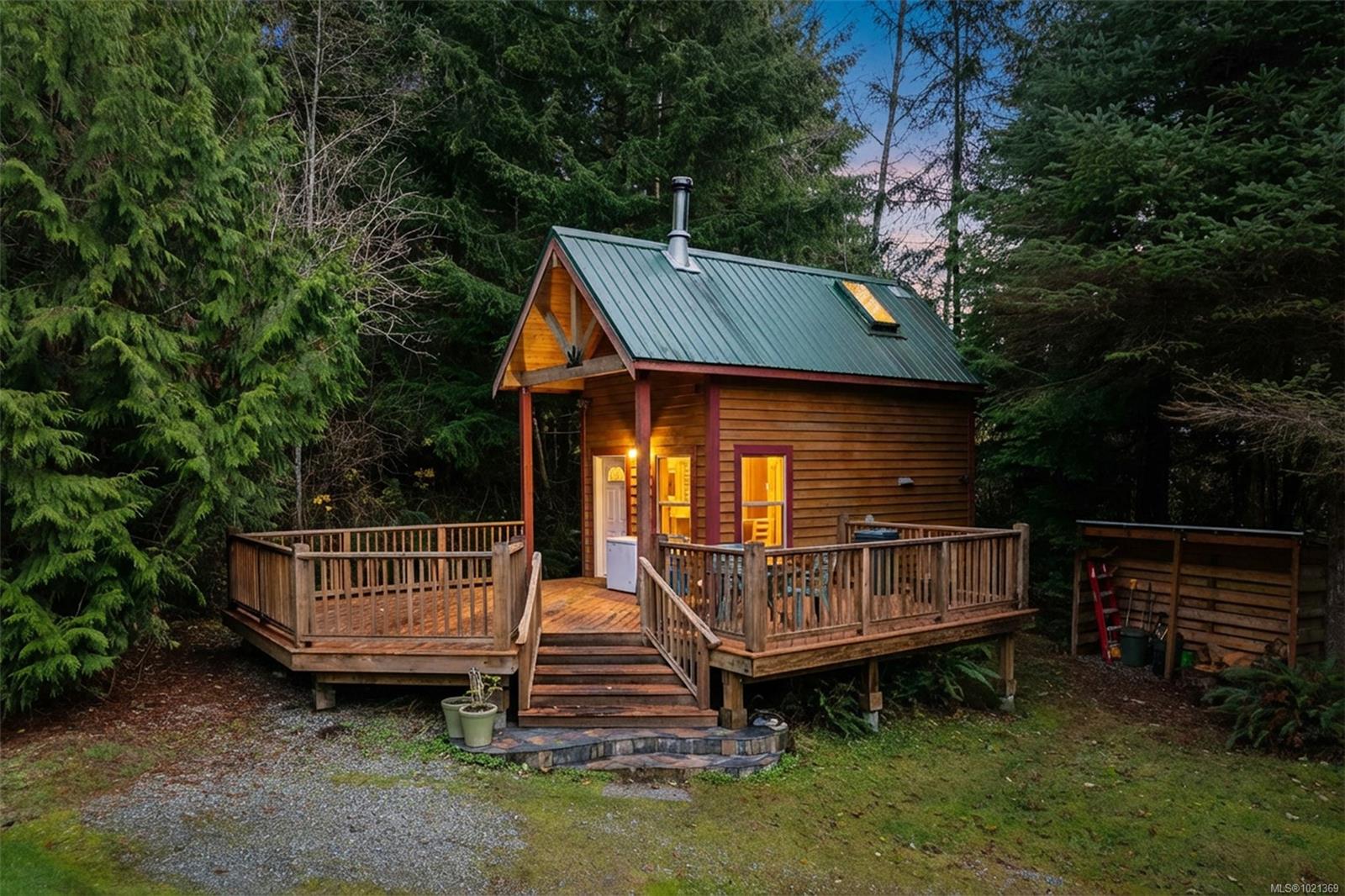 2725 Seaside Dr, Sooke