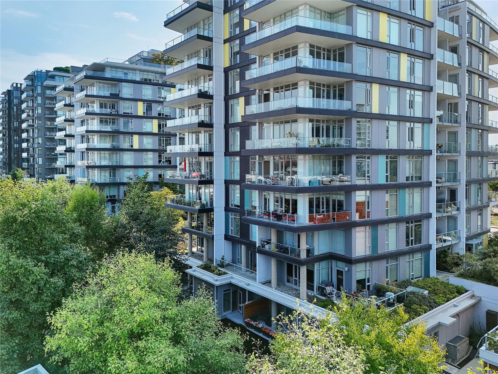 Unit 204, 379 Tyee Rd, Victoria