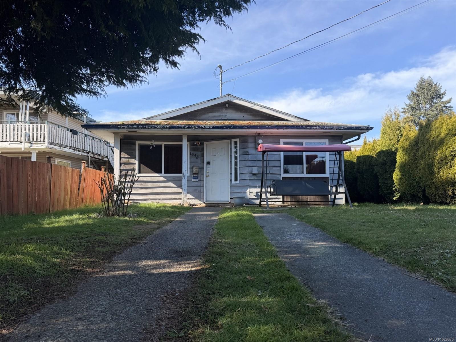 1445 Waddington Rd, Nanaimo
