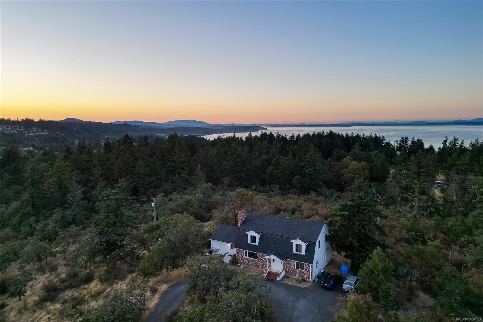 4589 Blenkinsop Rd, Saanich
