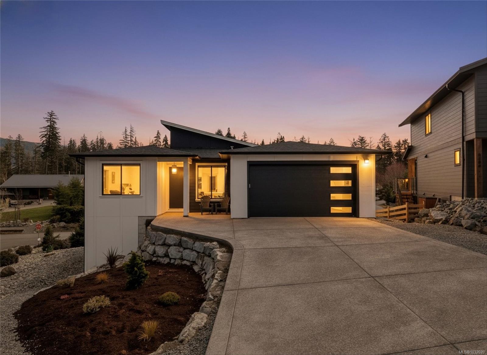 9382 Lakefront Rise, Lake Cowichan