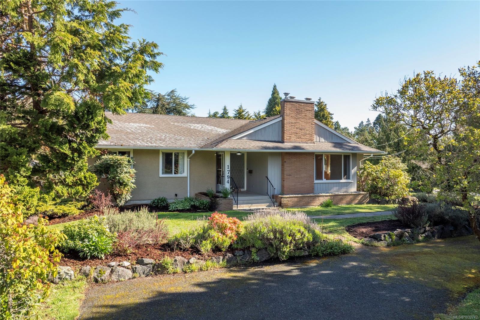 1794 Barrie Rd, Saanich