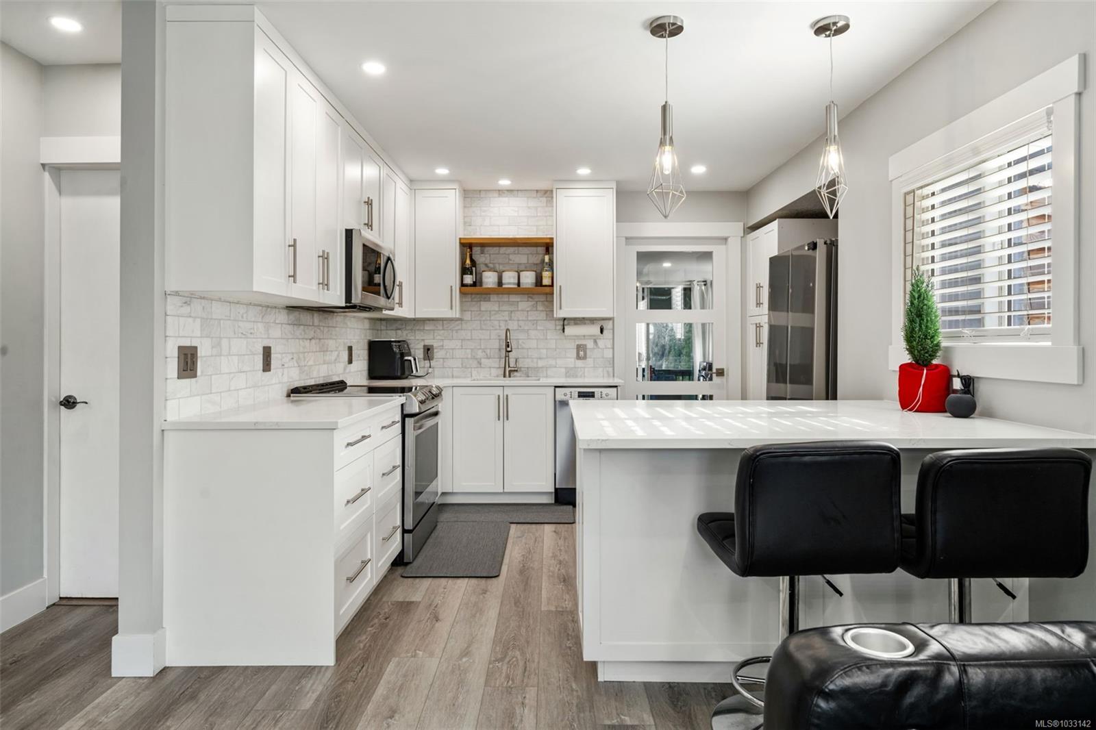 450 Obed Ave, Saanich