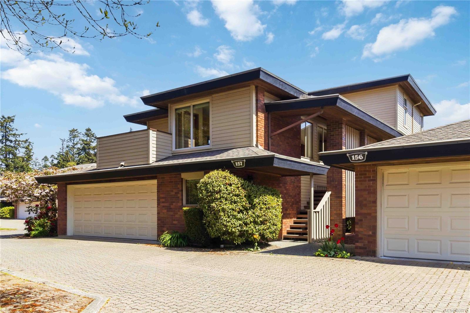 Unit 157, 2345 Cedar Hill Cross Rd, Oak Bay