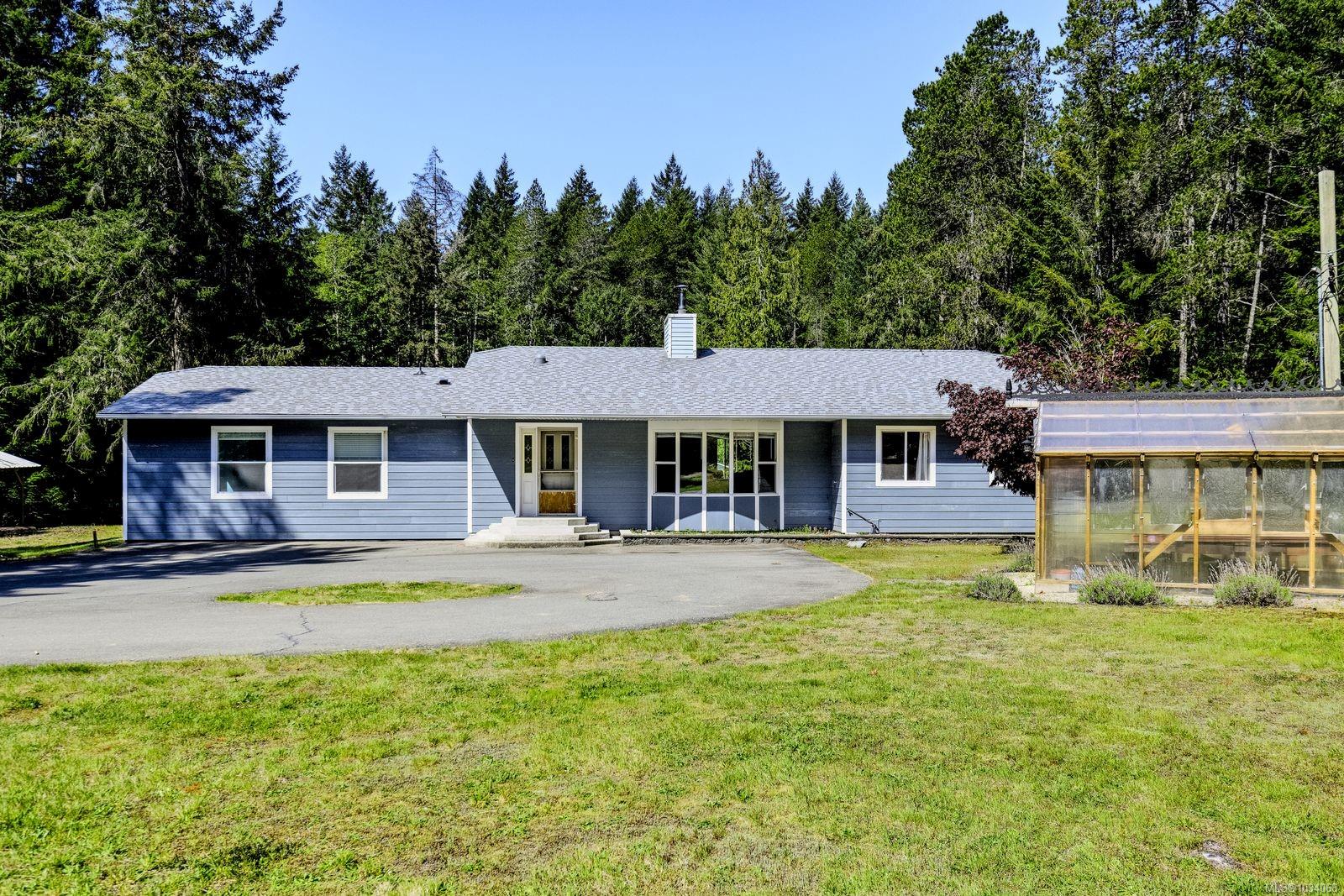 520 Corcan Rd, Qualicum Beach