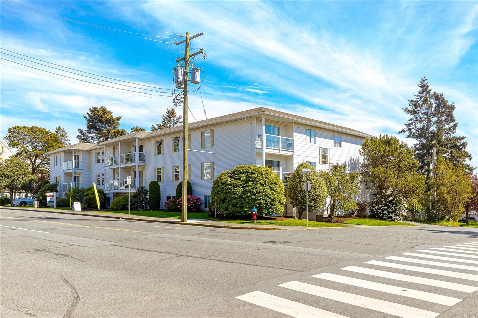 Unit 103, 1351 Esquimalt Rd, Esquimalt