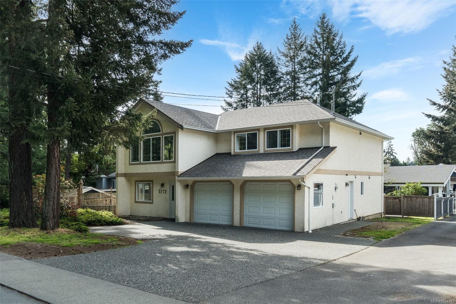 5272 Cordova Bay Rd, Saanich