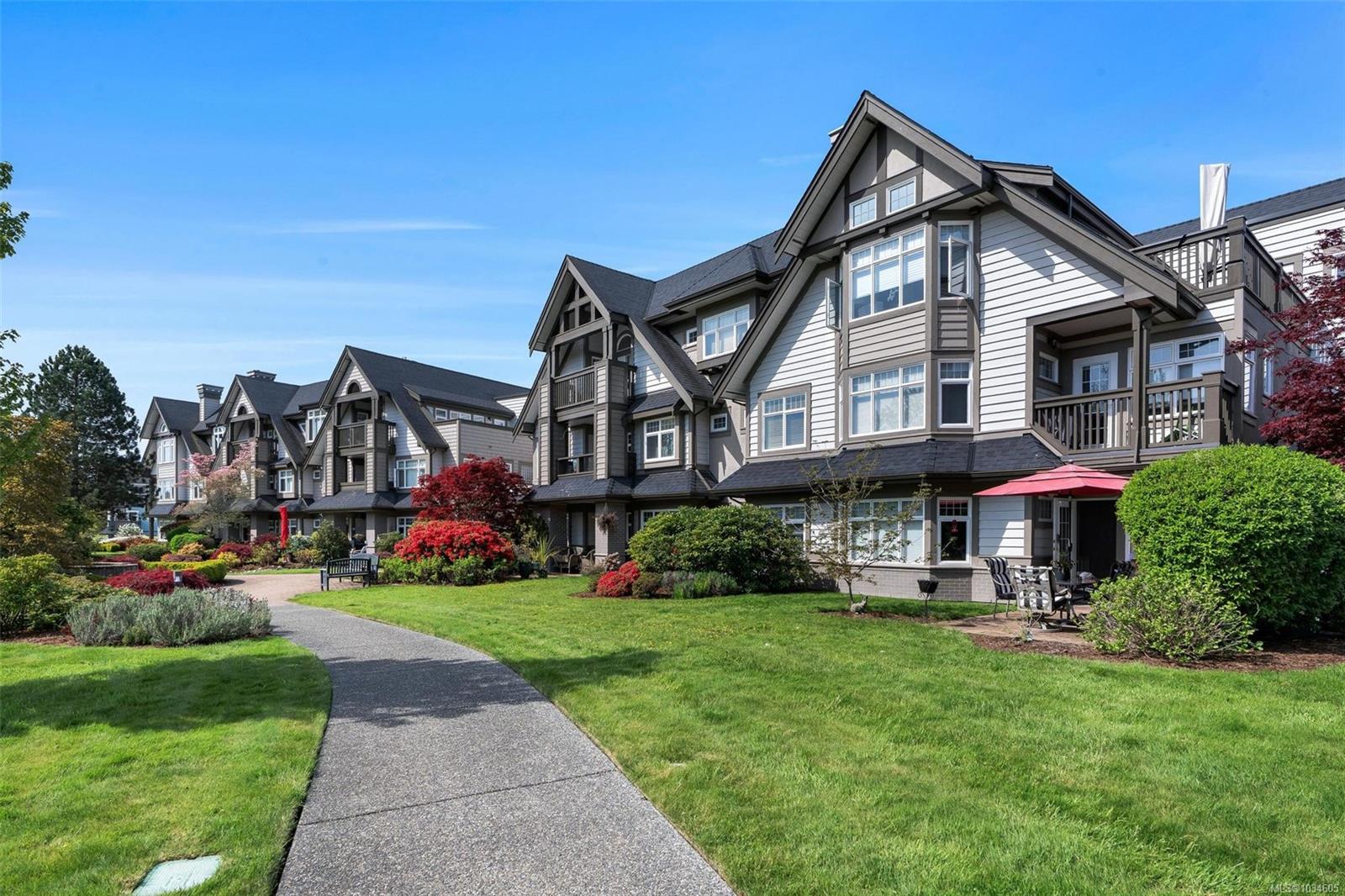 Unit 216, 4490 Chatterton Way, Saanich