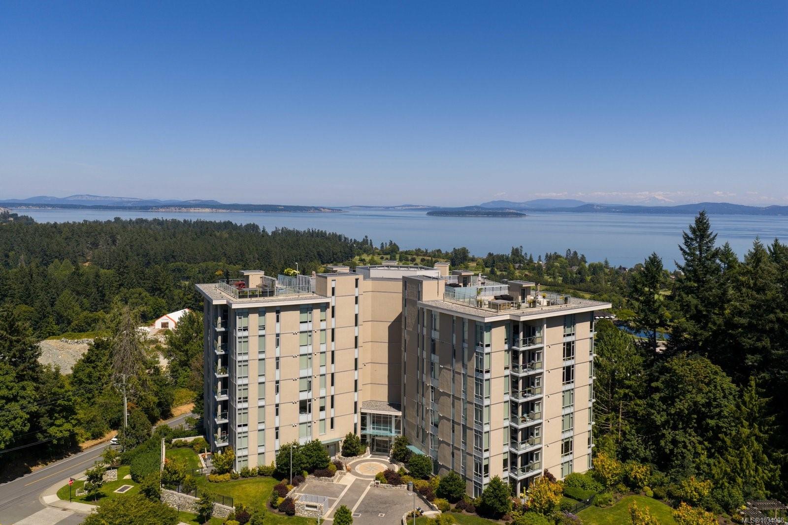 Unit 602, 5388 Hill Rise Terr, Saanich