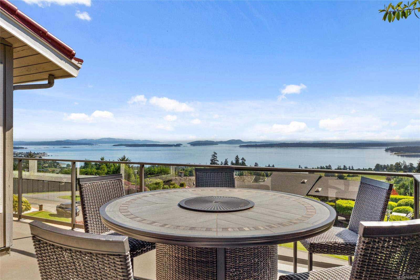 8750 Pender Park Dr, North Saanich