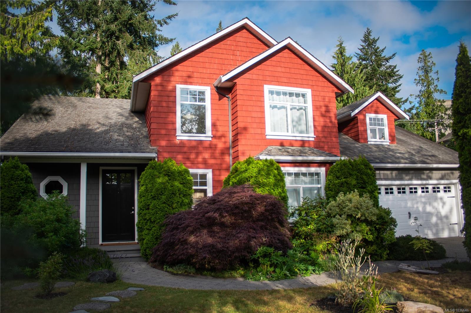 907 Savary Dr, Qualicum Beach