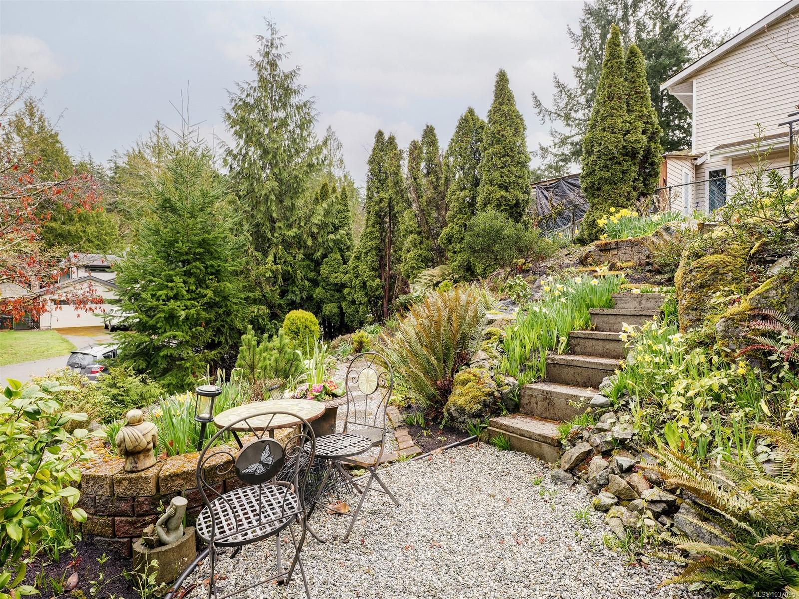 6781 Amwell Dr, Central Saanich