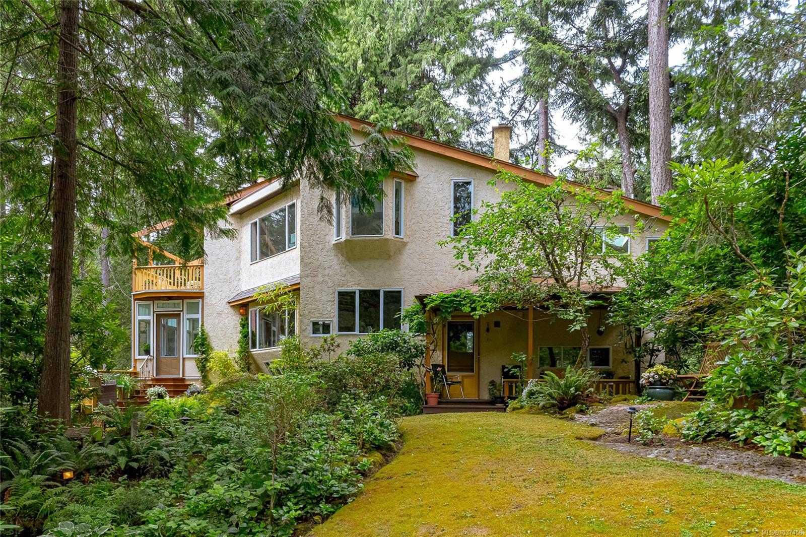 3293 McGuire Way, Nanaimo