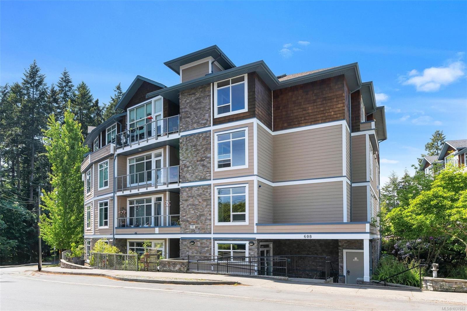 Unit 302, 608 Fairway Ave, Langford
