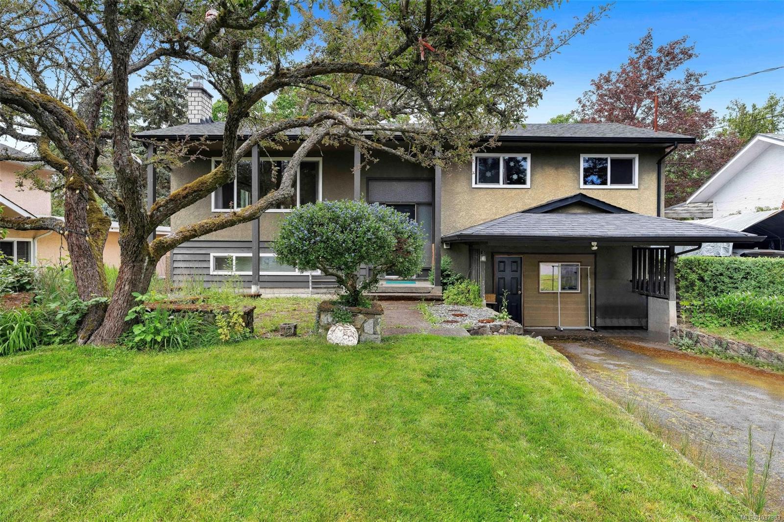3958 Emerald Pl, Saanich