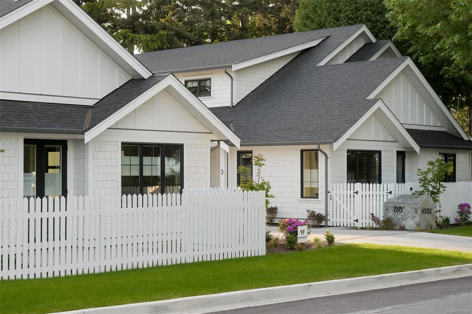Unit 3, 5032 Wesley Rd, Saanich