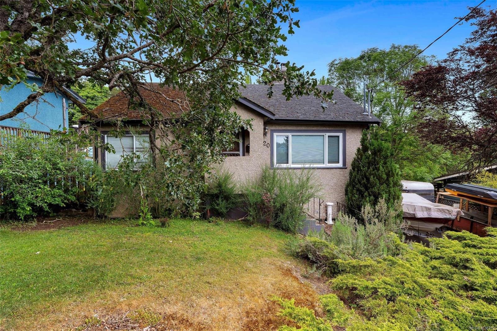920 Jasmine Ave, Saanich