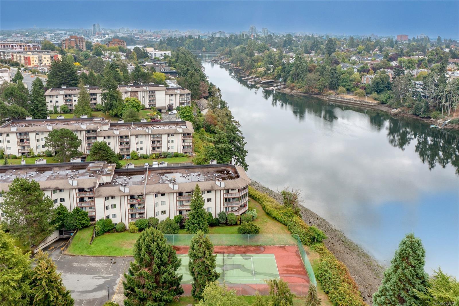 Unit 310, 73 Gorge Rd, Saanich