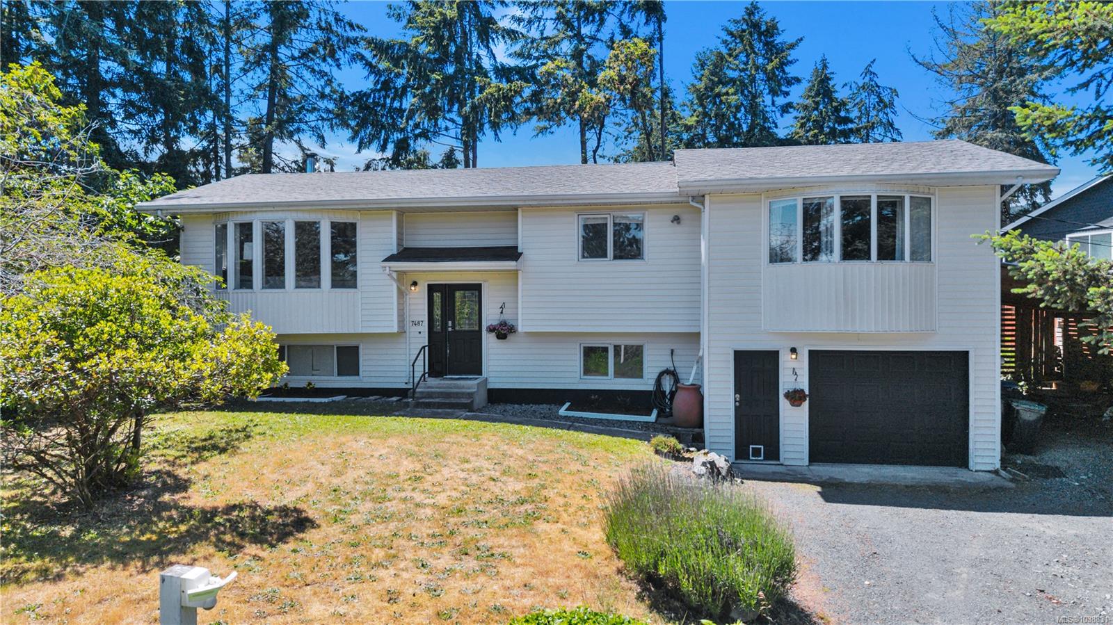 7487 Forest Turn Way, Lantzville