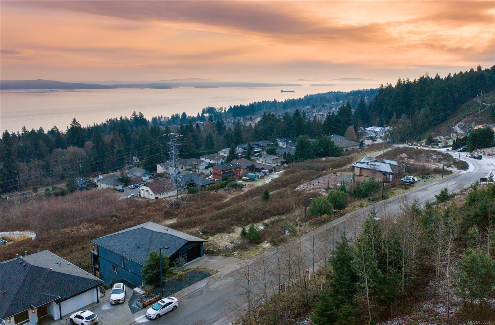 439 Thetis Dr, Ladysmith