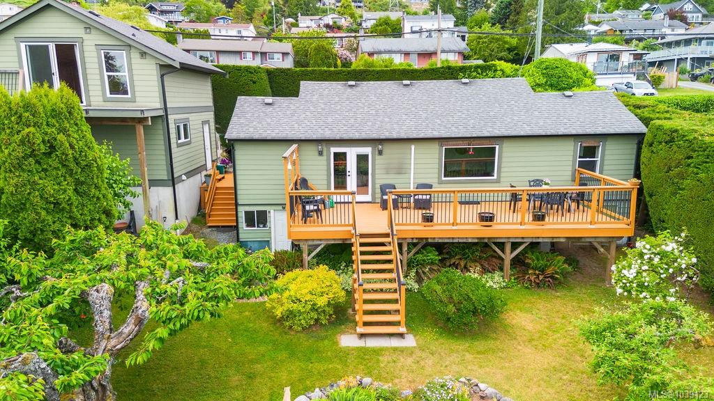 435 Davis Rd, Ladysmith