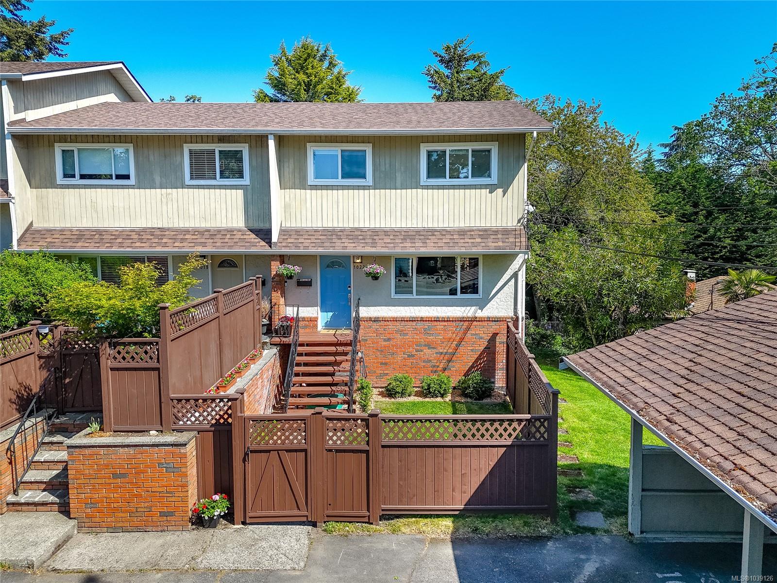 1022 Falmouth Rd, Saanich