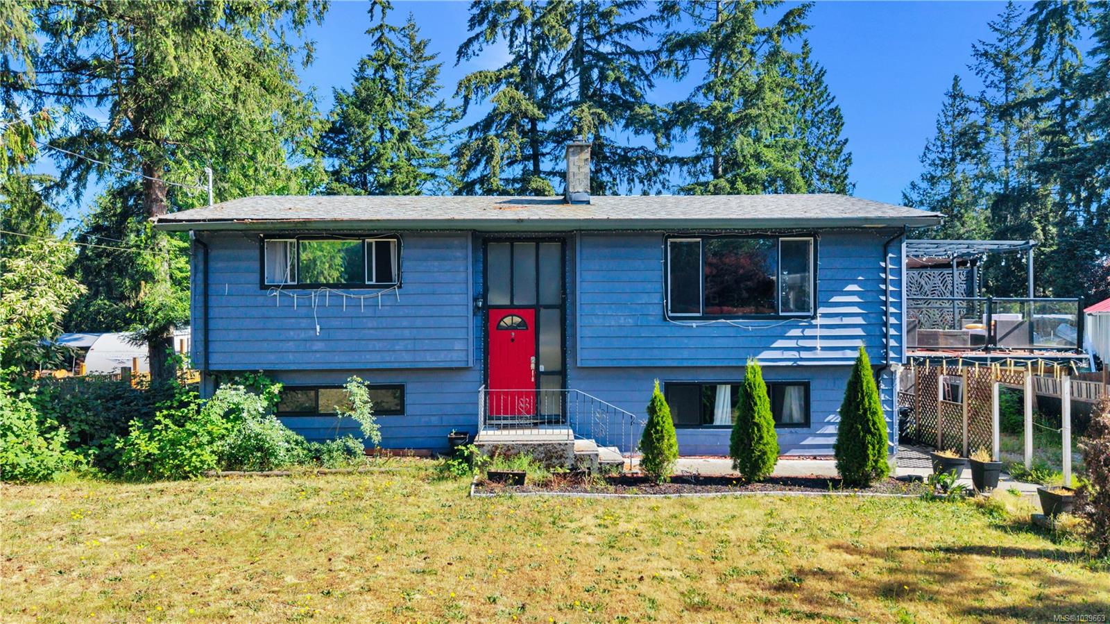 2230 Hemer Rd, Nanaimo
