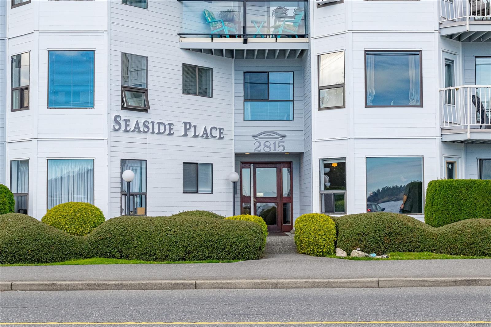 Unit 310, 2815 Departure Bay Rd, Nanaimo