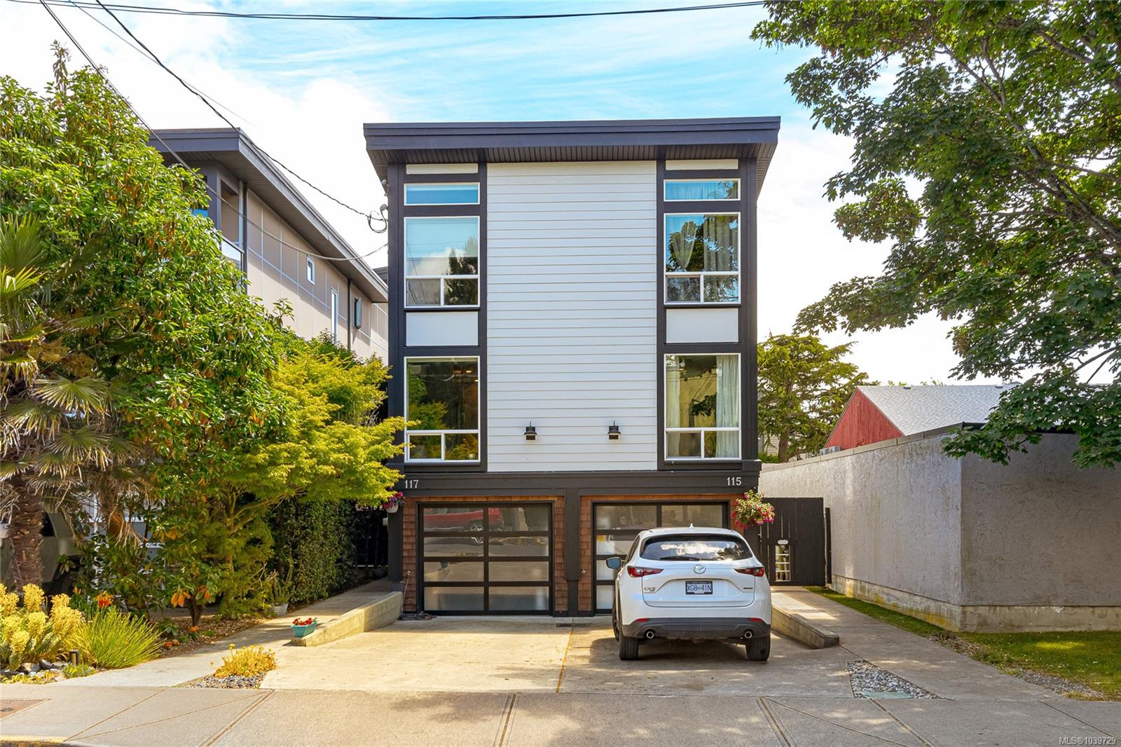 117 St. Lawrence St, Victoria