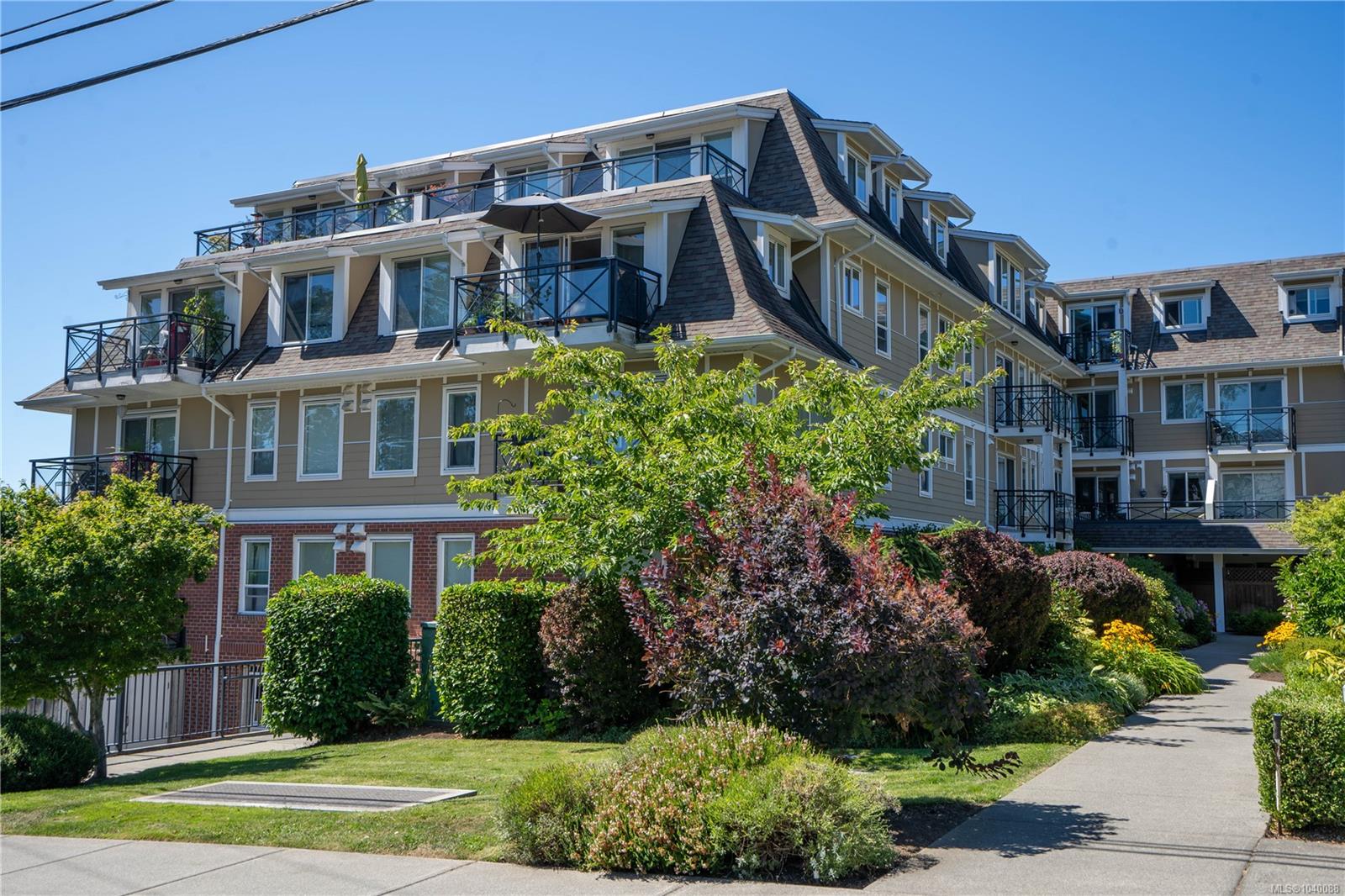 Unit 204, 4536 Viewmont Ave, Saanich