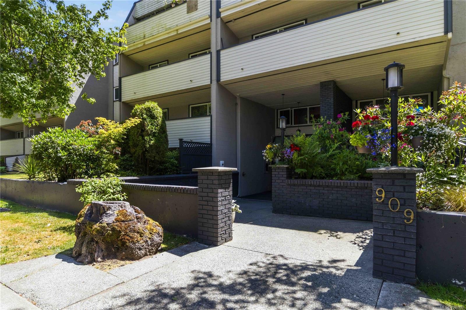Unit 111, 909 Pembroke St, Victoria