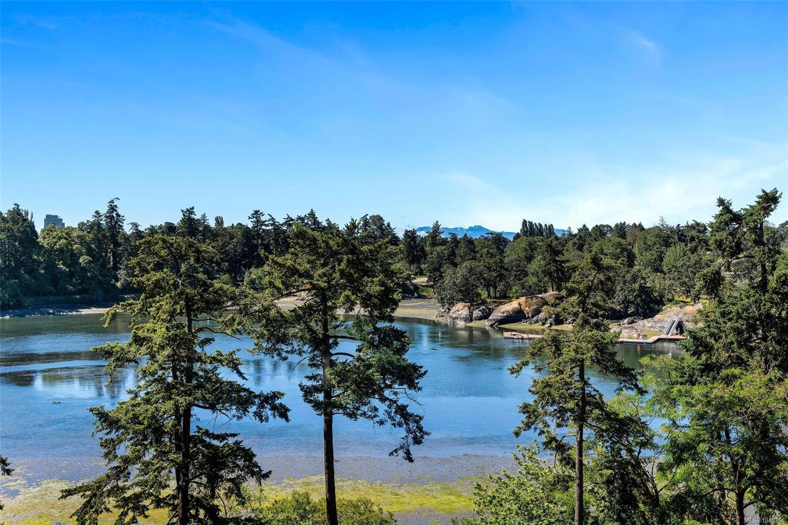 Unit 304, 105 Gorge Rd, Victoria
