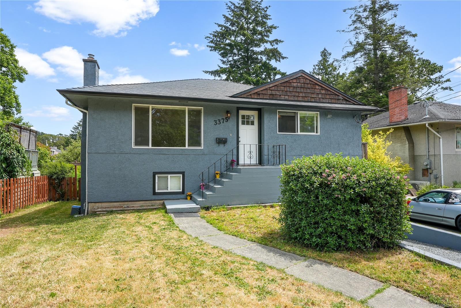 3375 Maplewood Rd, Saanich