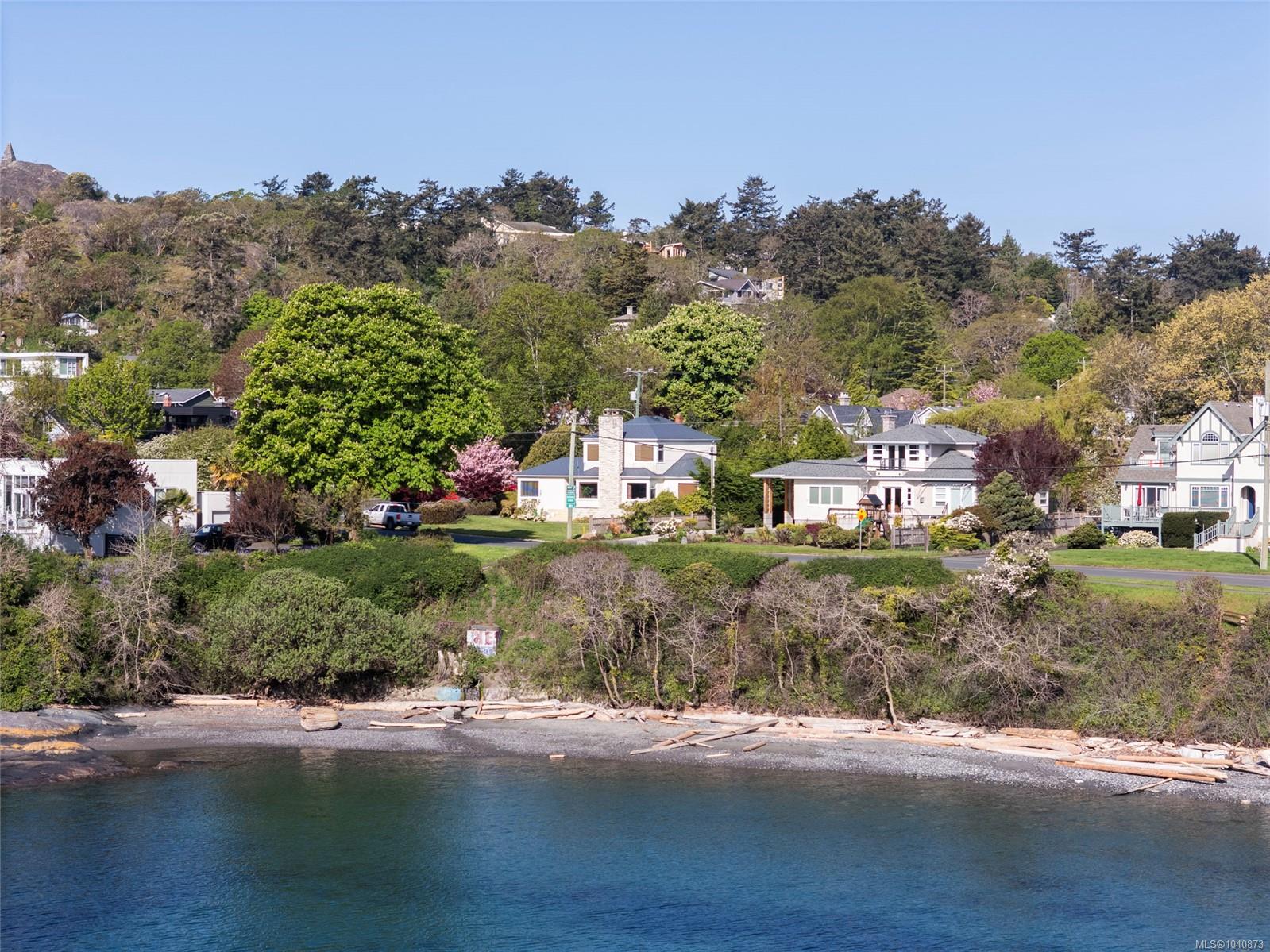 218 Beach Dr, Oak Bay