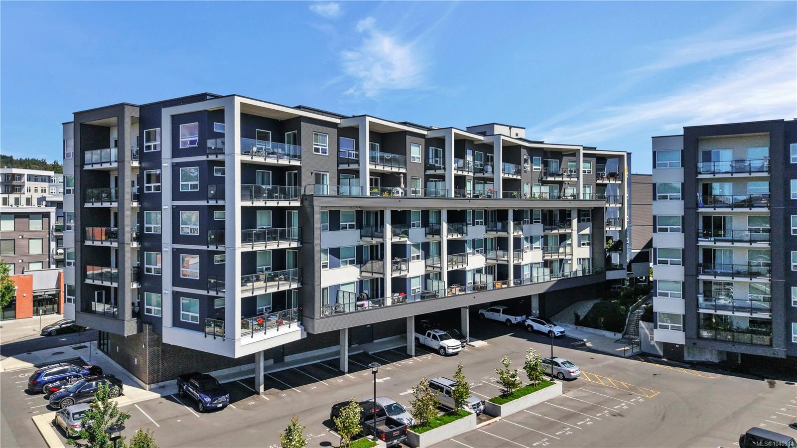 Unit 301, 947 Whirlaway Cres, Langford