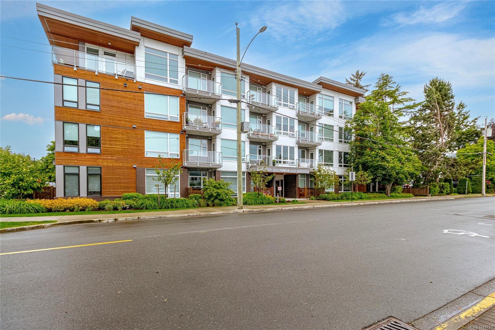 Unit 103, 9864 Fourth St, Sidney