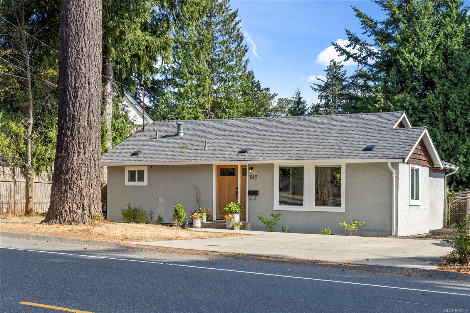812 Townsite Rd, Nanaimo