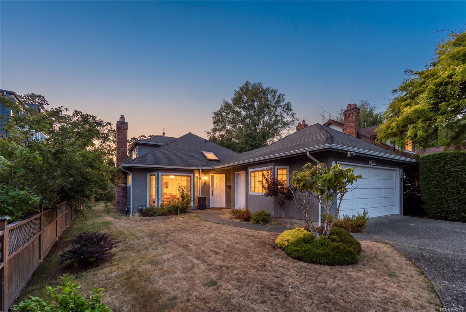 1376 Oliver St, Oak Bay