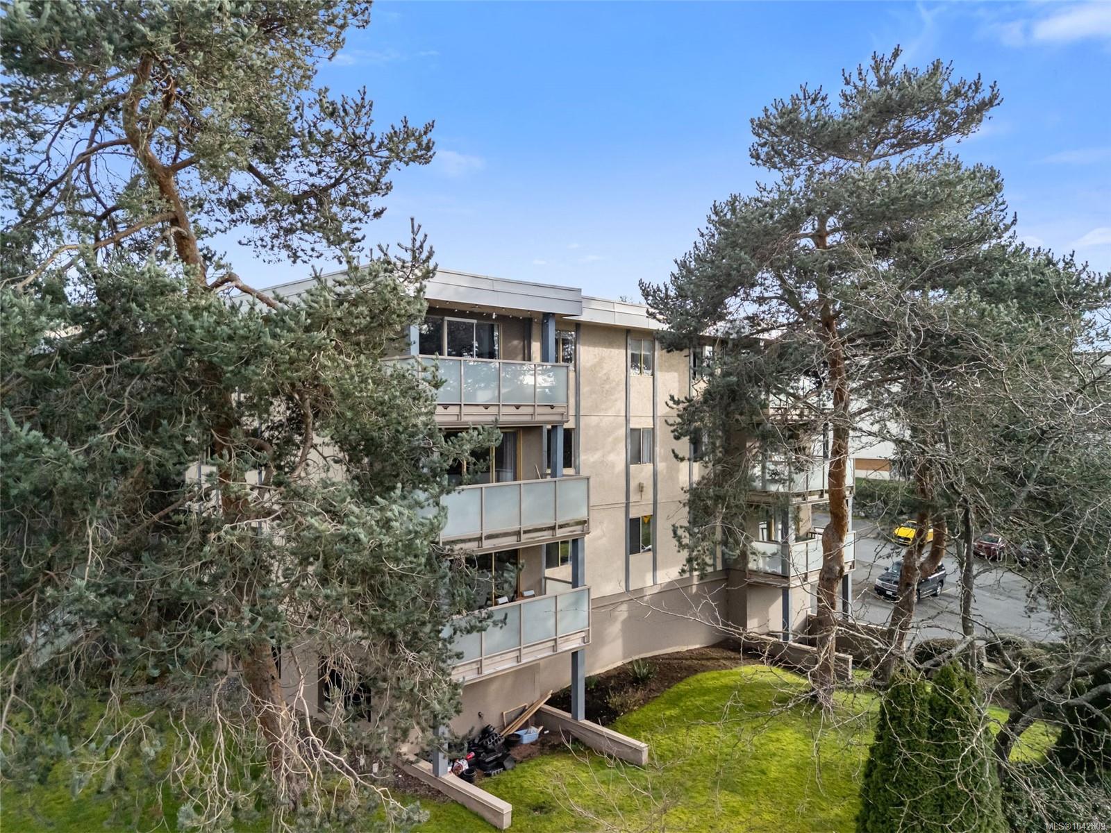 Unit 227, 1025 Inverness Rd, Saanich