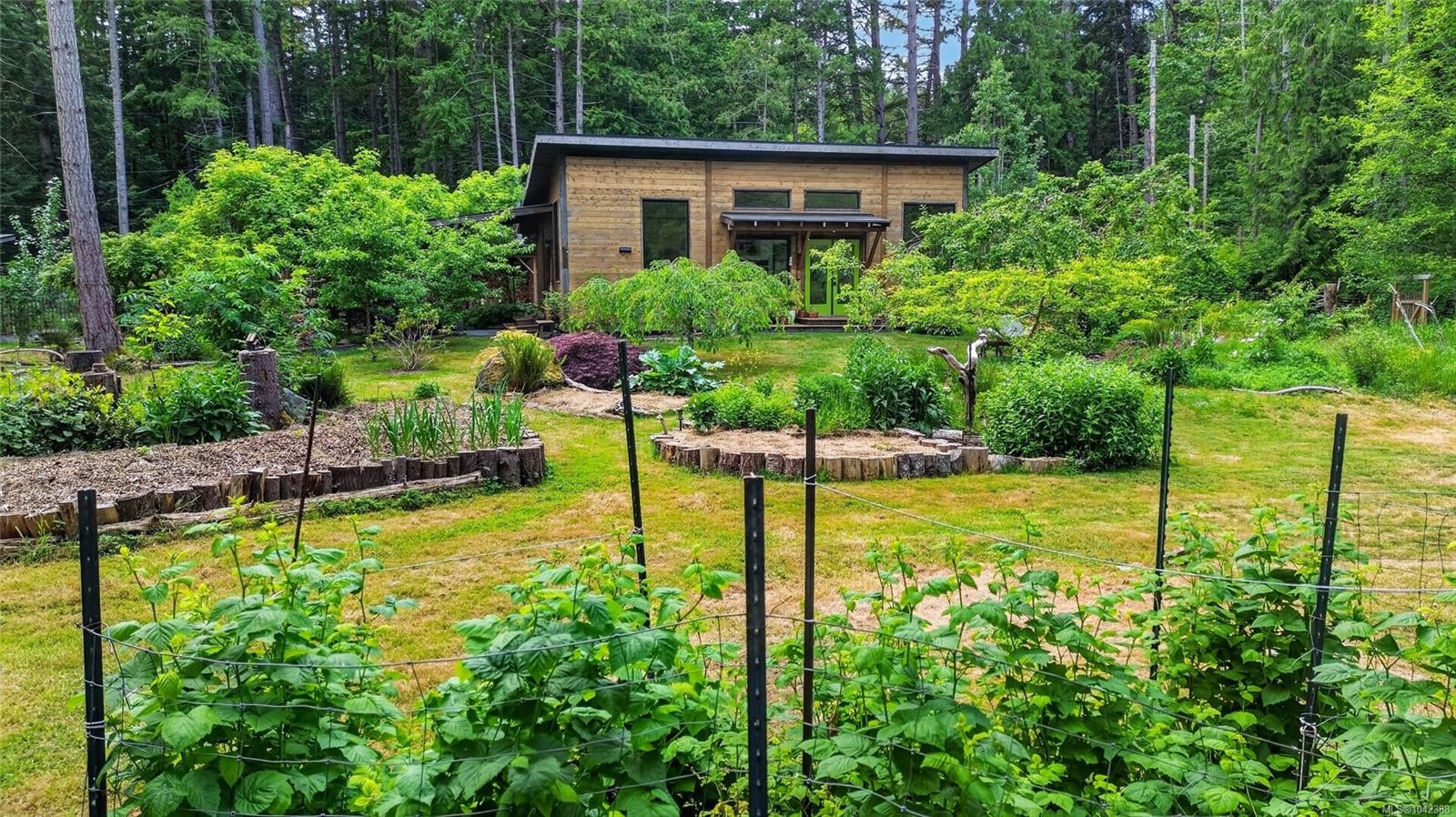 220 Sea Meadow Dr, Gabriola Island