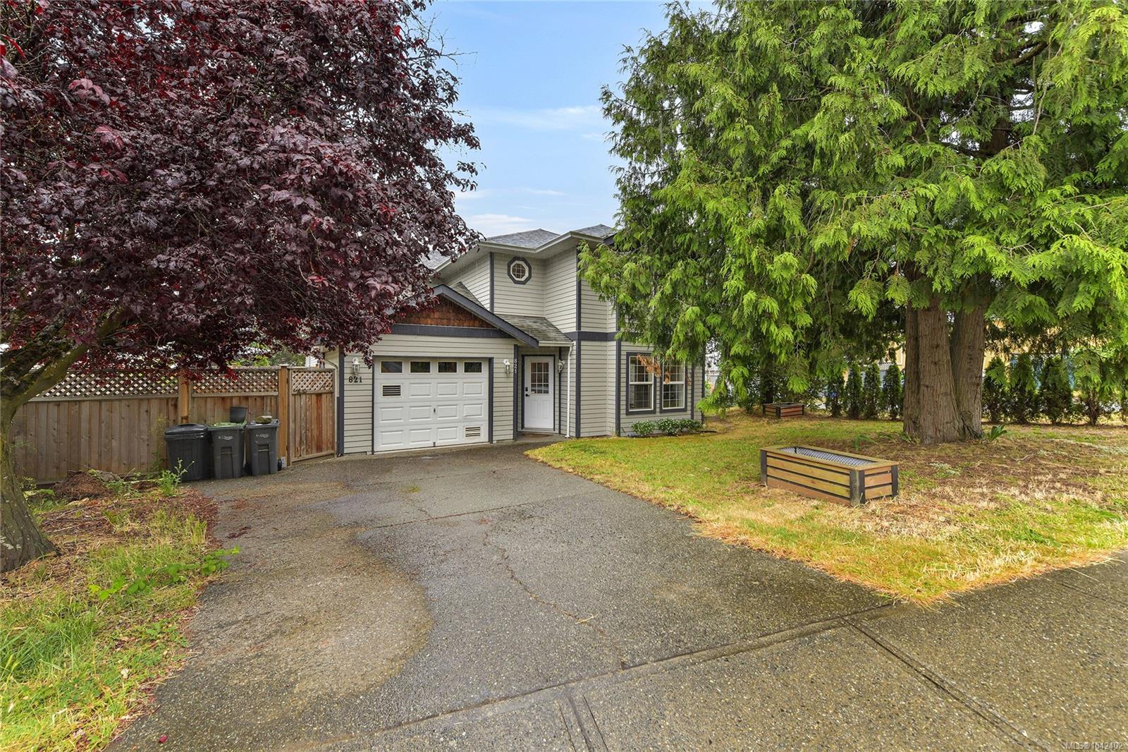 821 Lampson St, Esquimalt