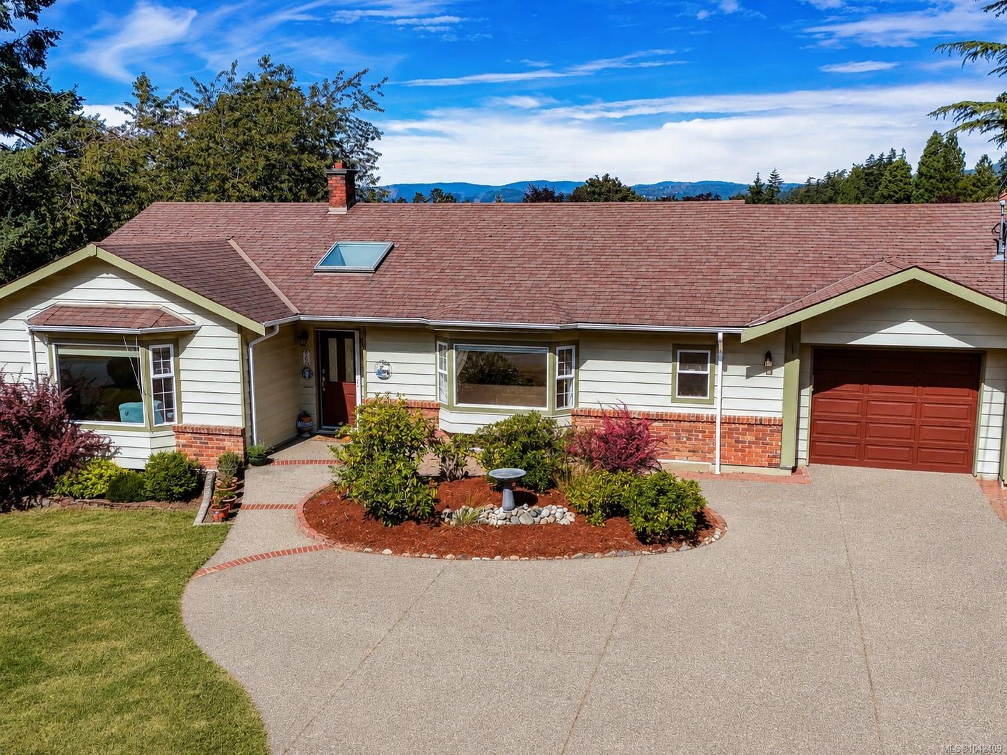 860 Falaise Cres, Saanich