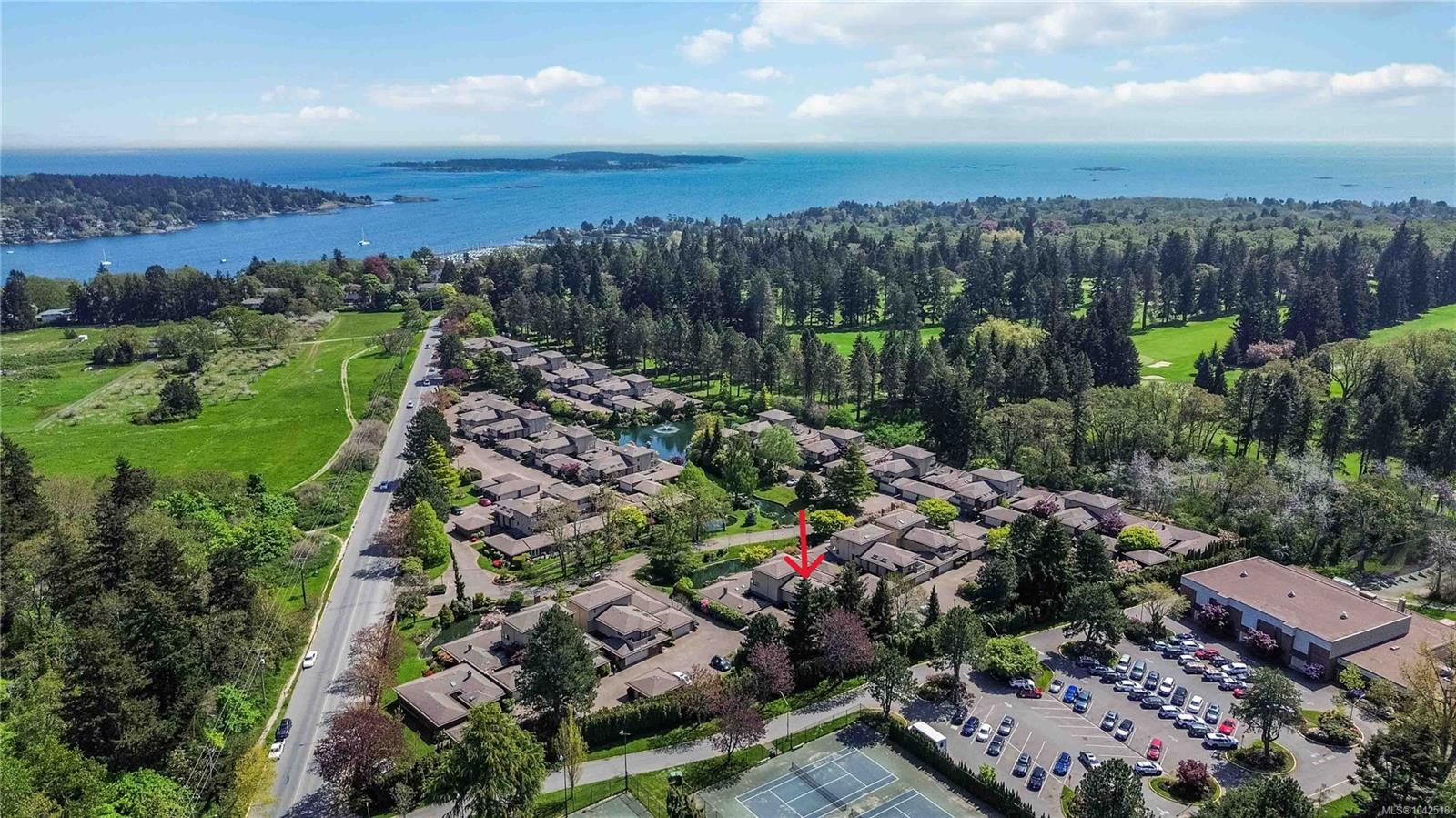 Unit 157, 2345 Cedar Hill Cross Rd, Oak Bay