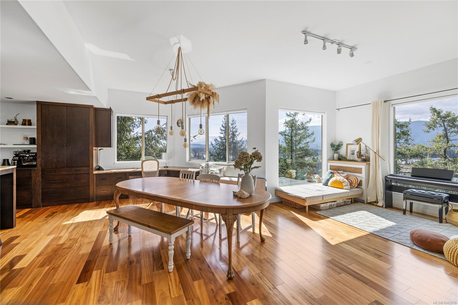 340 Summit Dr, Nanaimo
