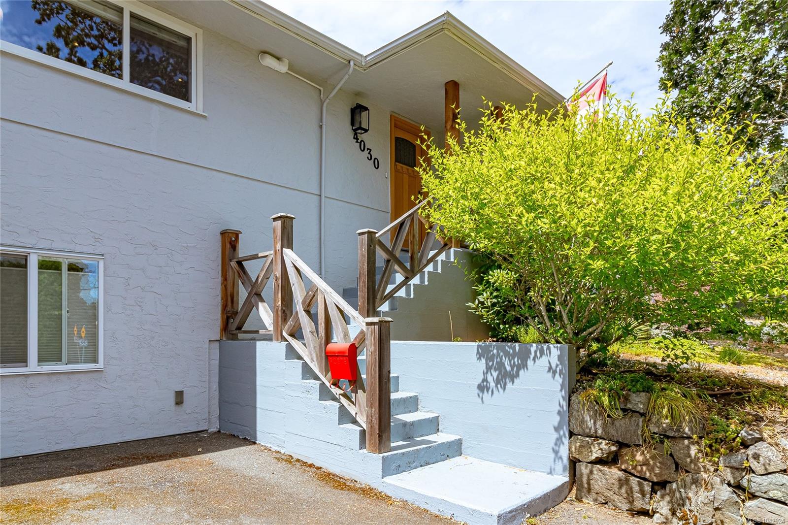 4030 Grange Rd, Saanich
