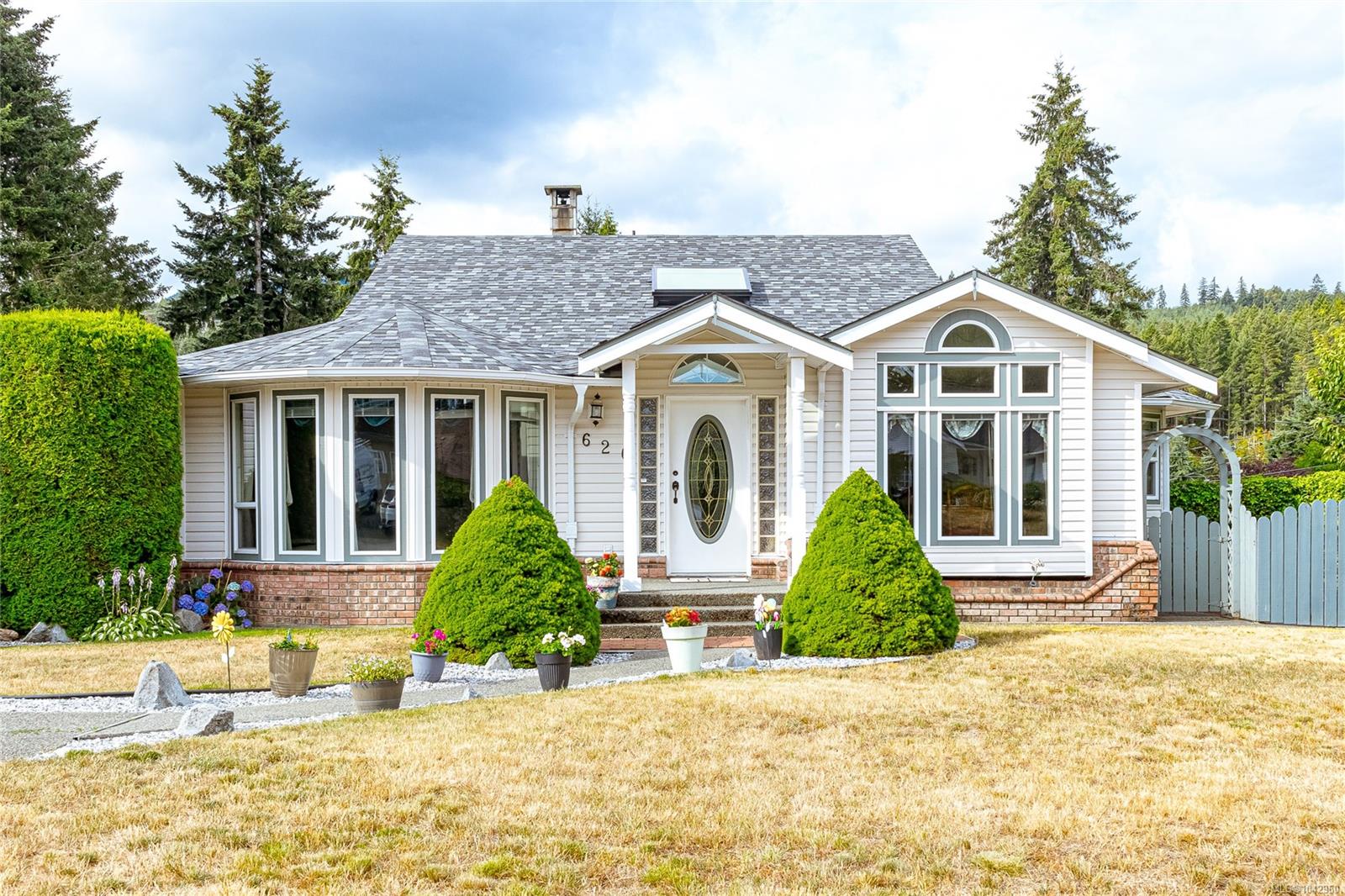 626 Delcourt Ave, Ladysmith