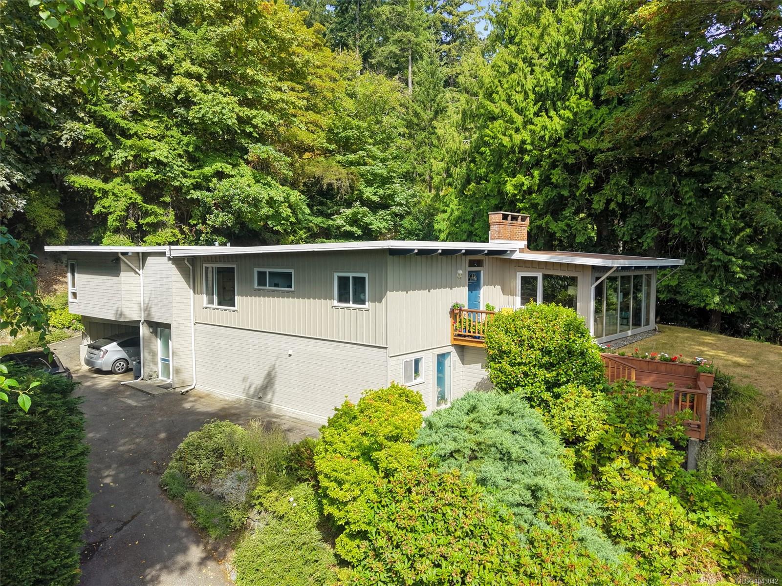 4902 Lochside Dr, Saanich
