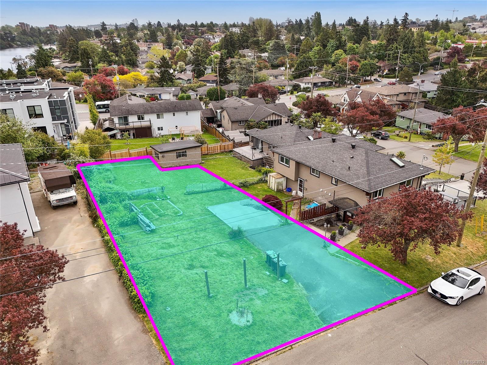 1079 GOSPER Cres, Esquimalt