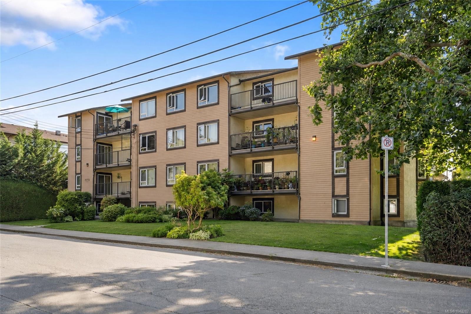 Unit 402, 3258 Alder St, Saanich